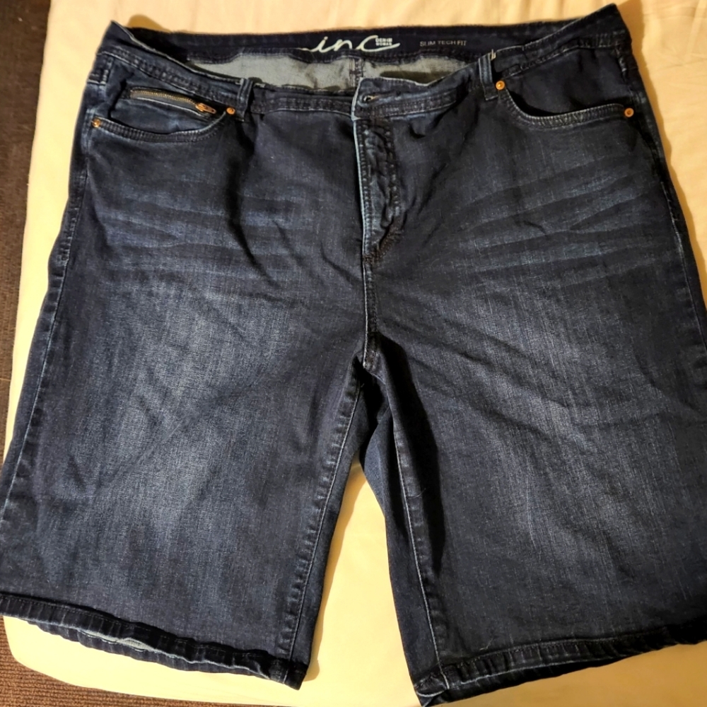 Inc Bermuda shorts